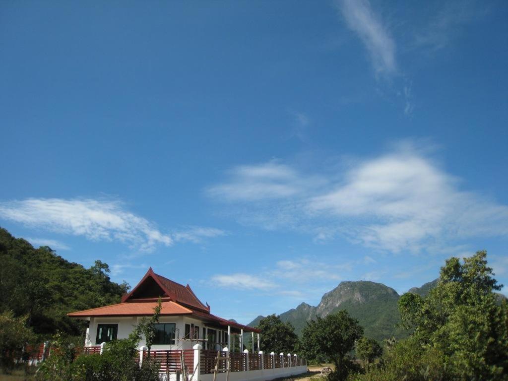 Mountain Breeze Villa Pranburi Buitenkant foto